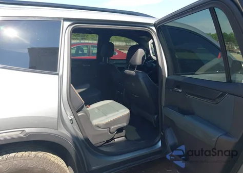 2024 GMC Acadia Awd At4 z USA, uszkodzony, nr VIN 1GKENPKS5RJ213066